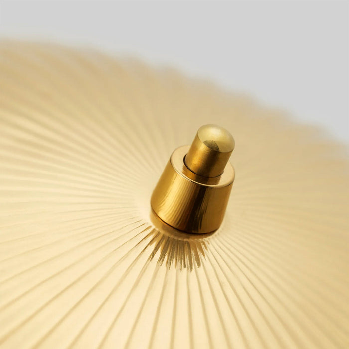 Tynell Table Lamp in Detail.