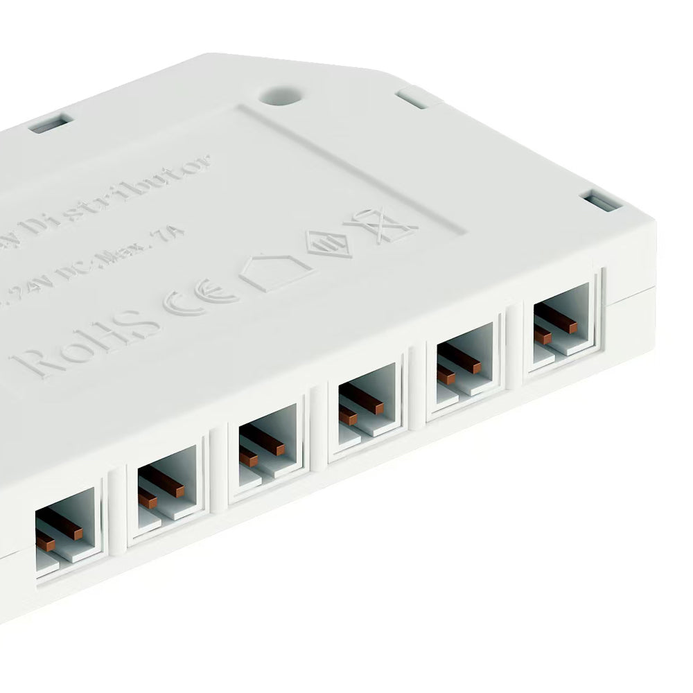6 Port Hub for Low Voltage Plug Connection in Detail.