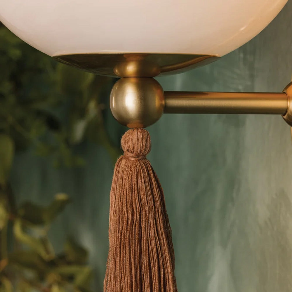 Niya Single Wall Light in Detail.