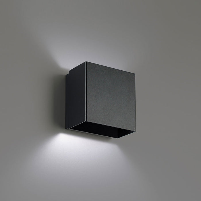 Boxi LED Wall Light in Black (3000K).