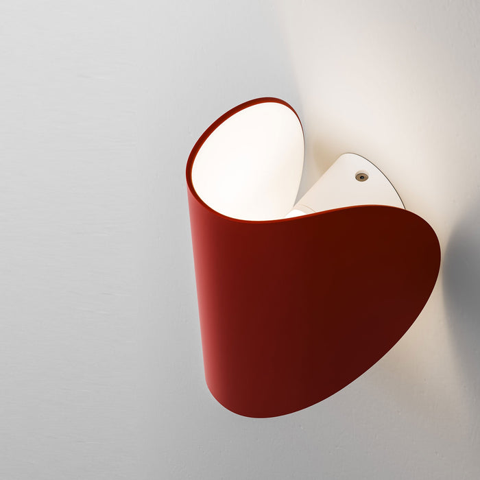 IO Wall Light in Detail.