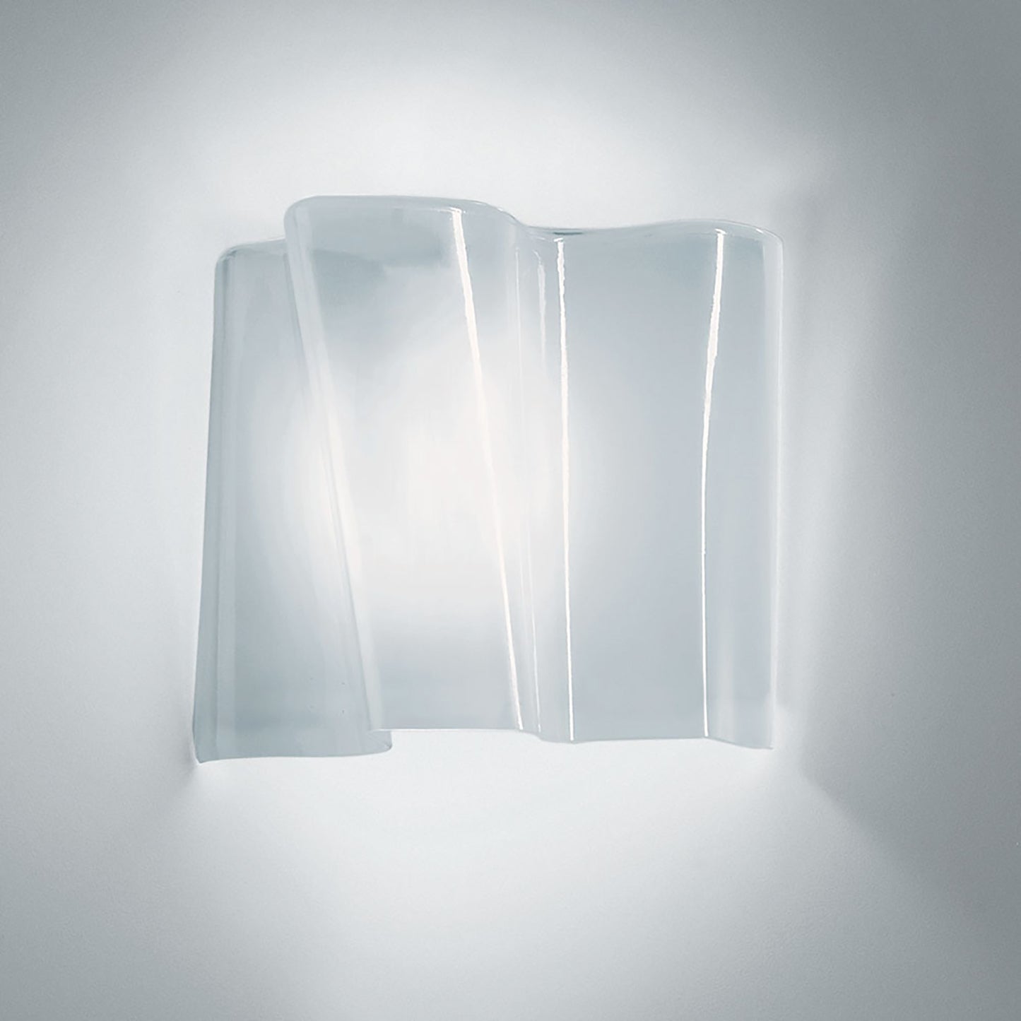 Logico Single Wall Light in Large.