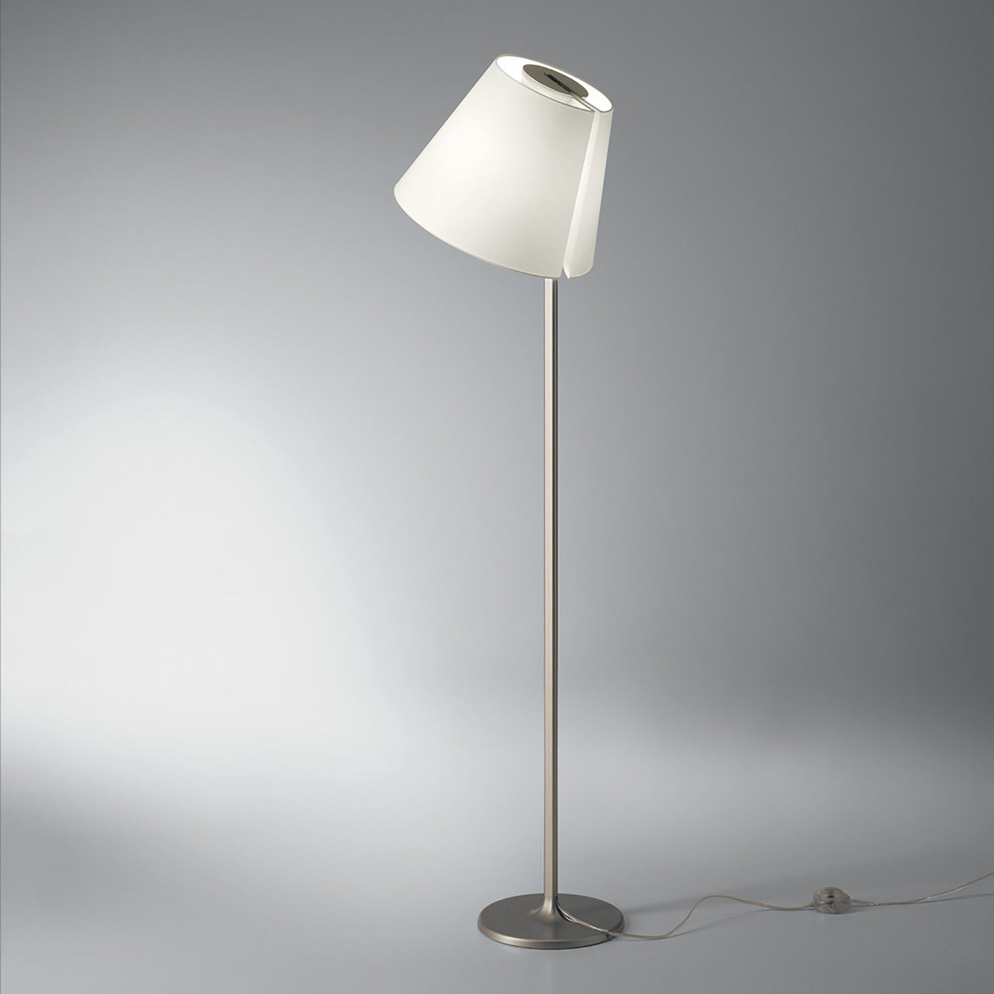 Melampo Floor Lamp in Grey.
