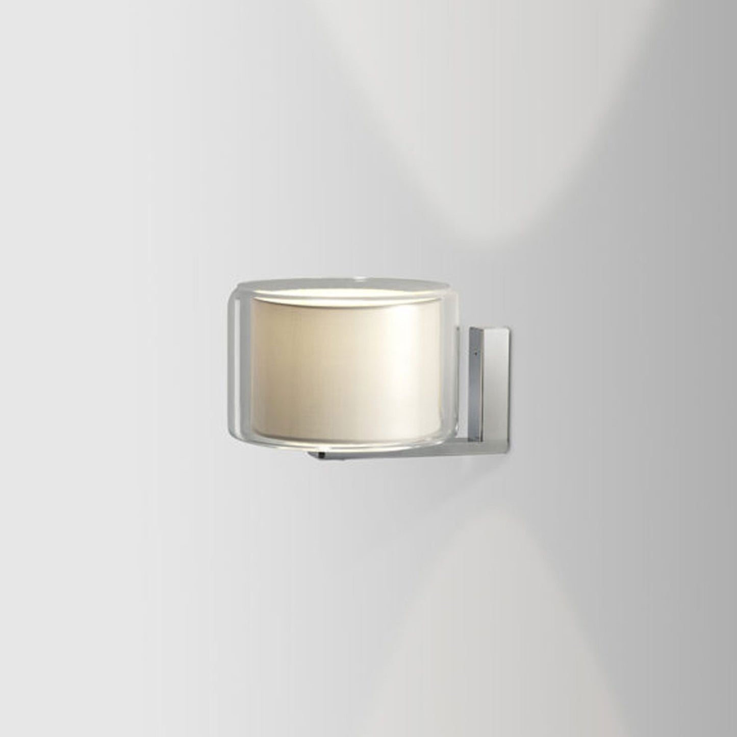 Mercer Wall Light in Pearl White.