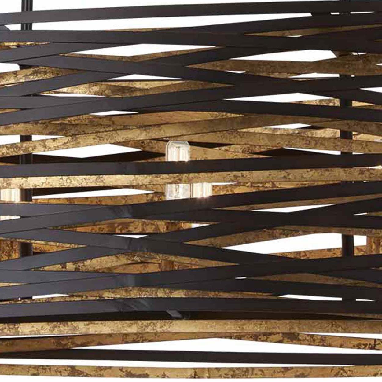 Vortic Flow Linear Pendant Light in Detail.