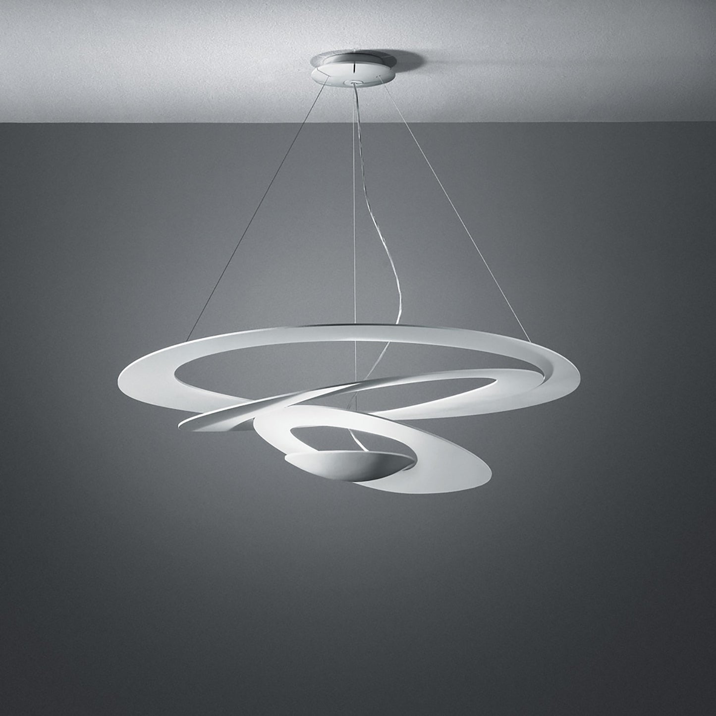 Pirce LED Suspension Light in Classic/Standard (2700K).