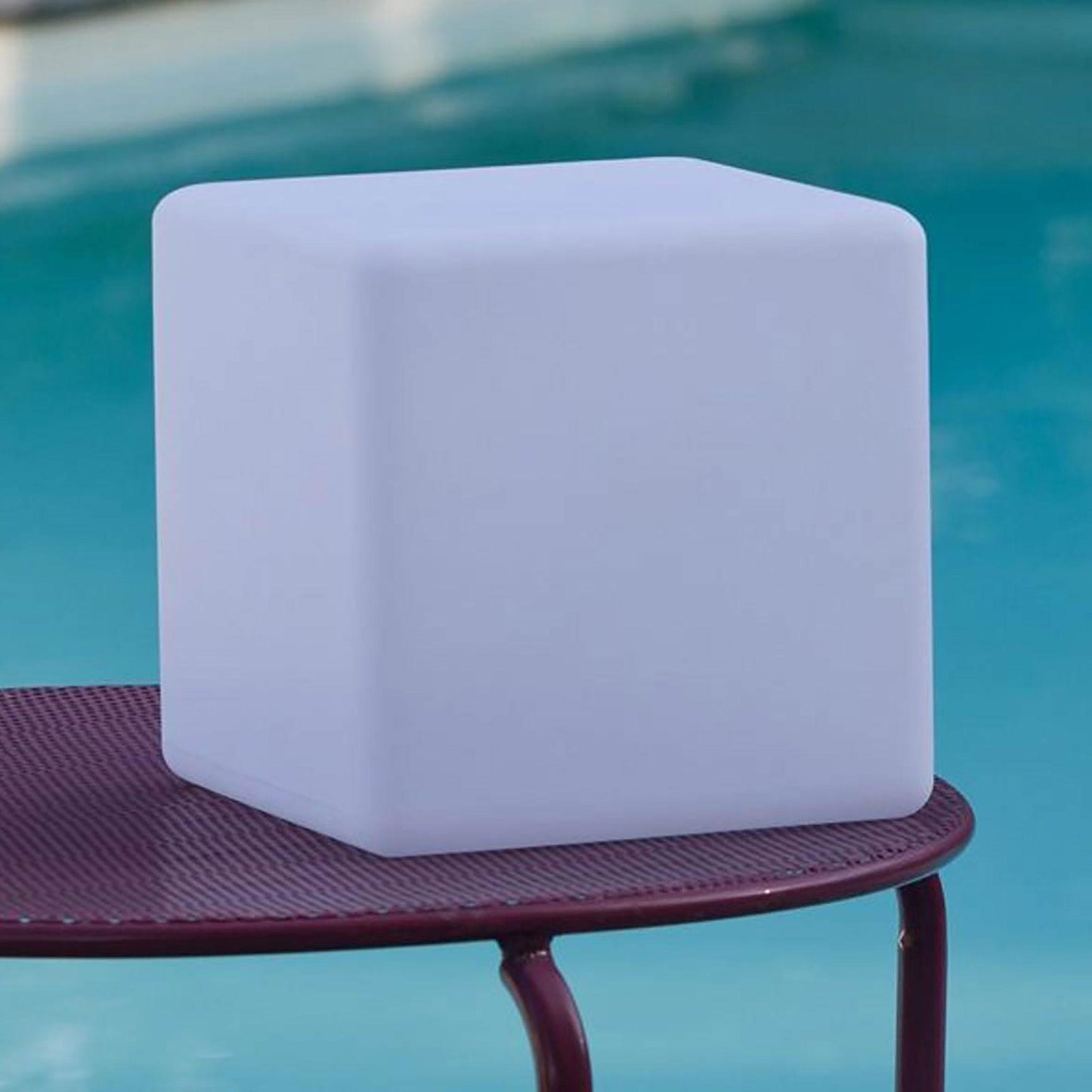 Dice Bluetooth Outdoor LED Lamp in Large.