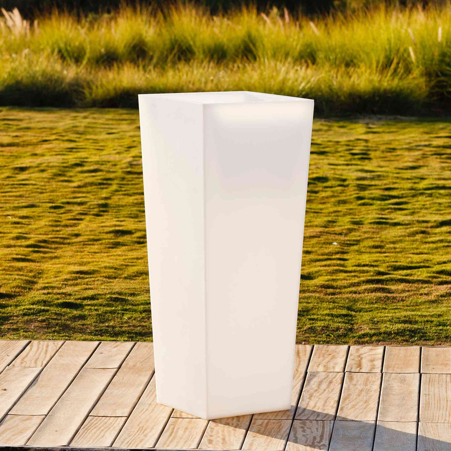 Rumba Bluetooth Outdoor LED Planter in Large.