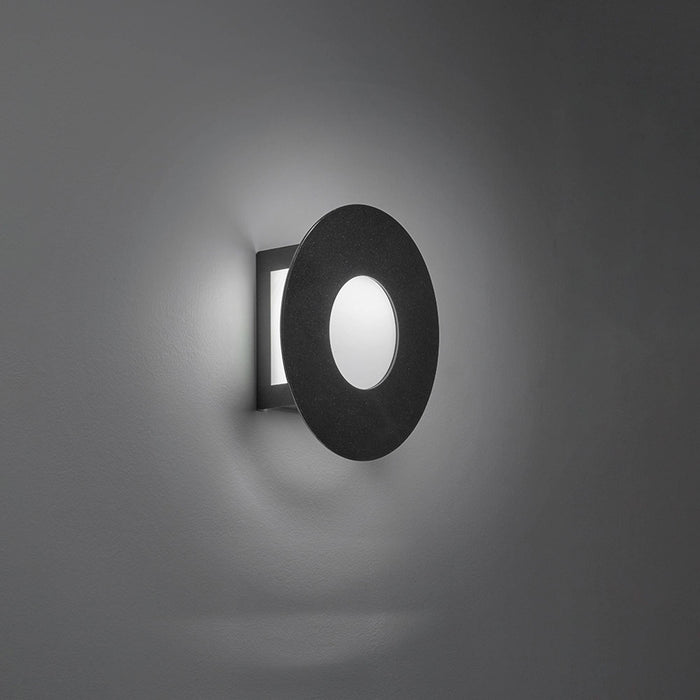 Eo Round LED Wall Light in Detail.