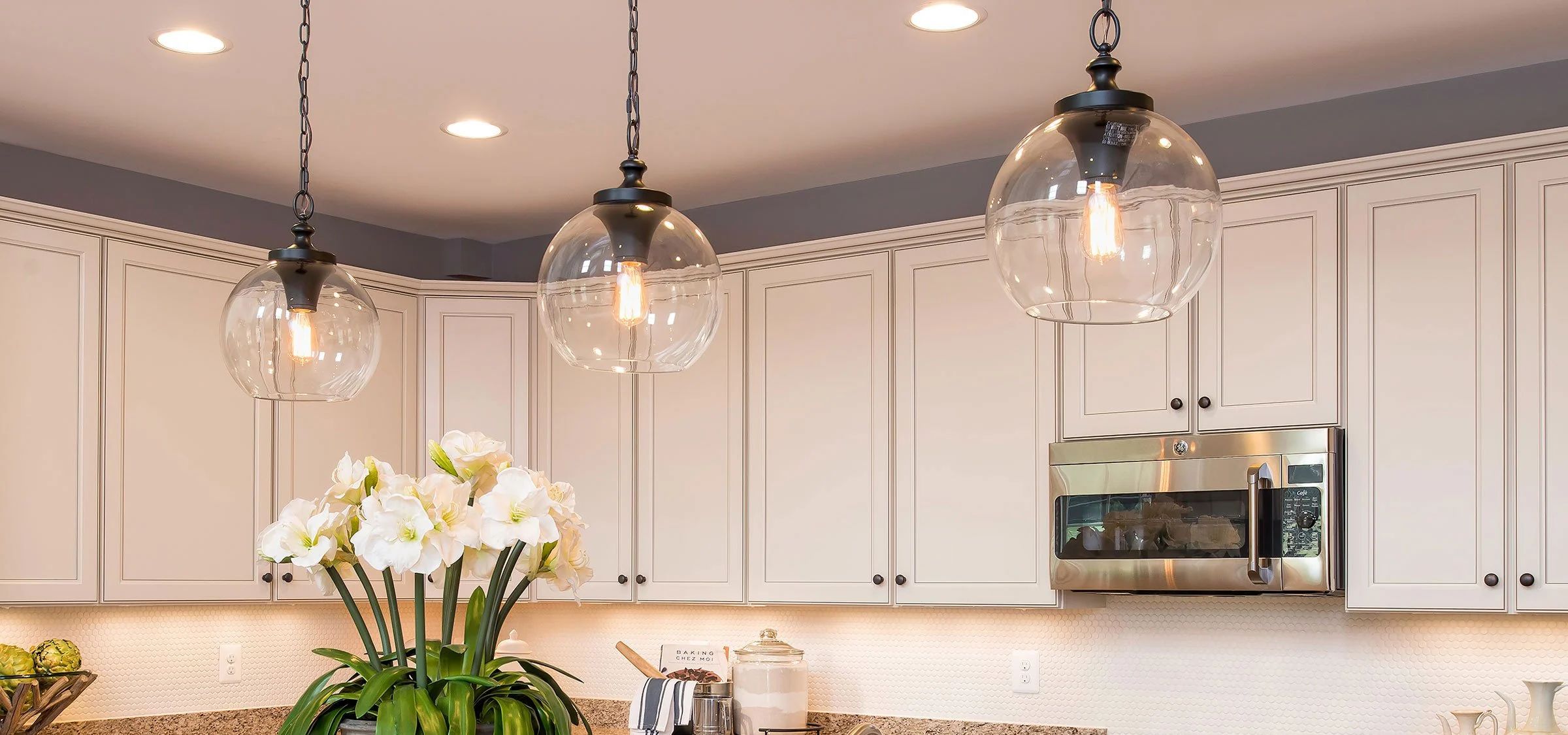 How to Arrange Pendant Lights Over an Island