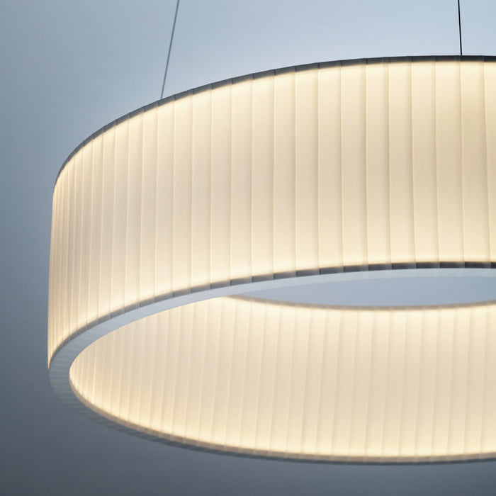 Ronde LED Pendant Light in Detail.