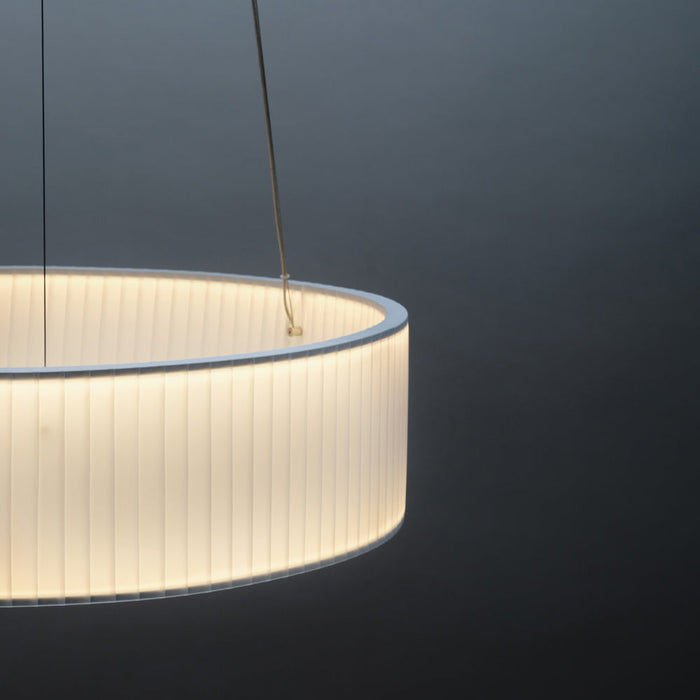 Ronde LED Pendant Light in Detail.