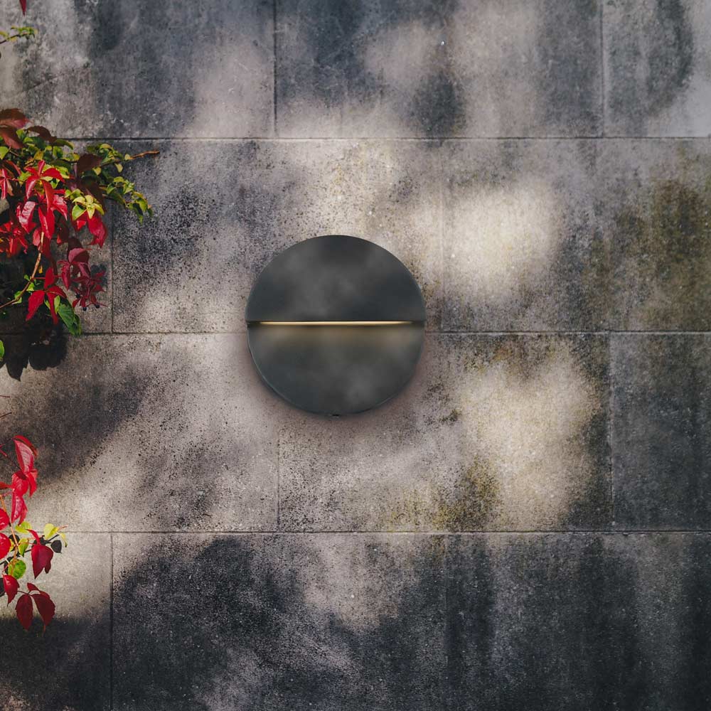 Mona Lisa Round Outdoor LED Wall Light in Detail.