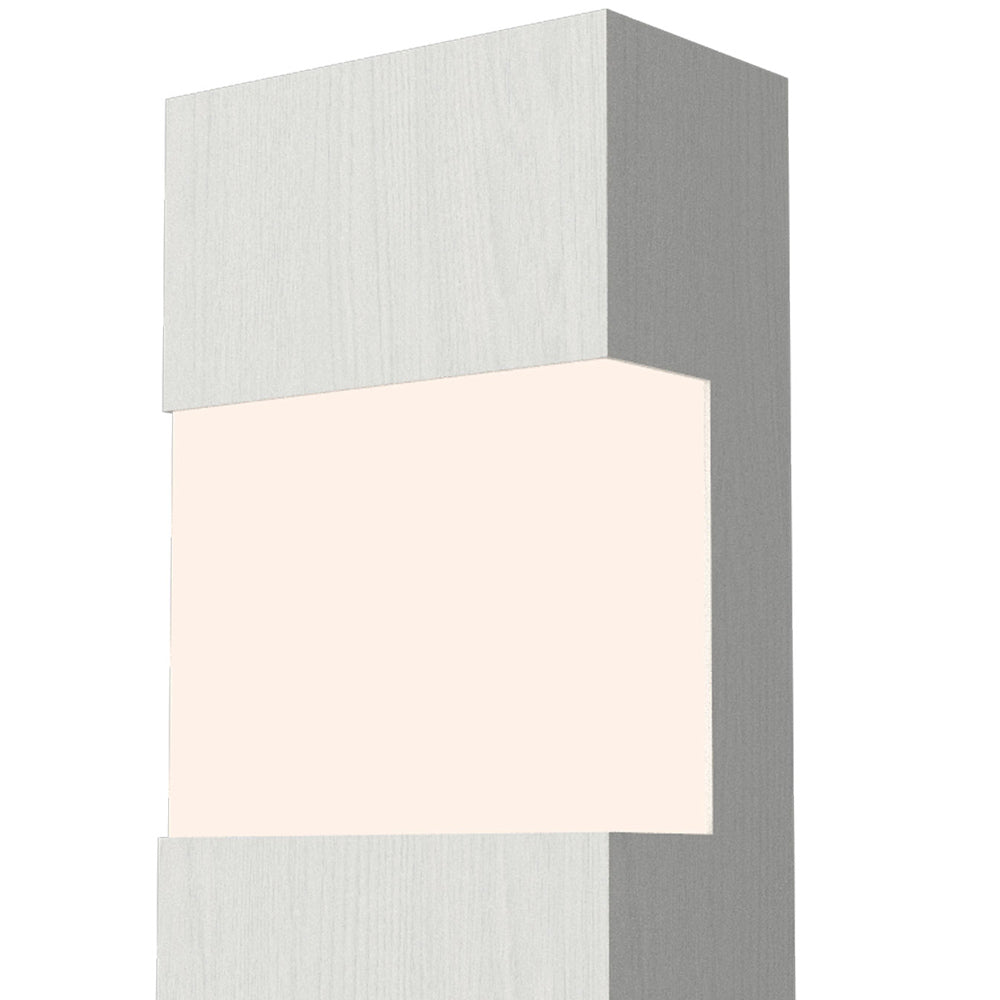 Clean 428 Wall Light in Detail.