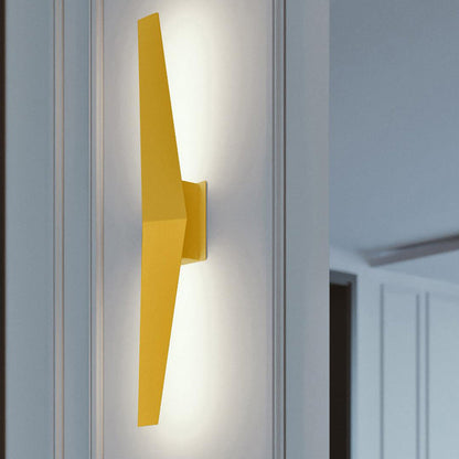 Brink LED Wall Light in Detail.