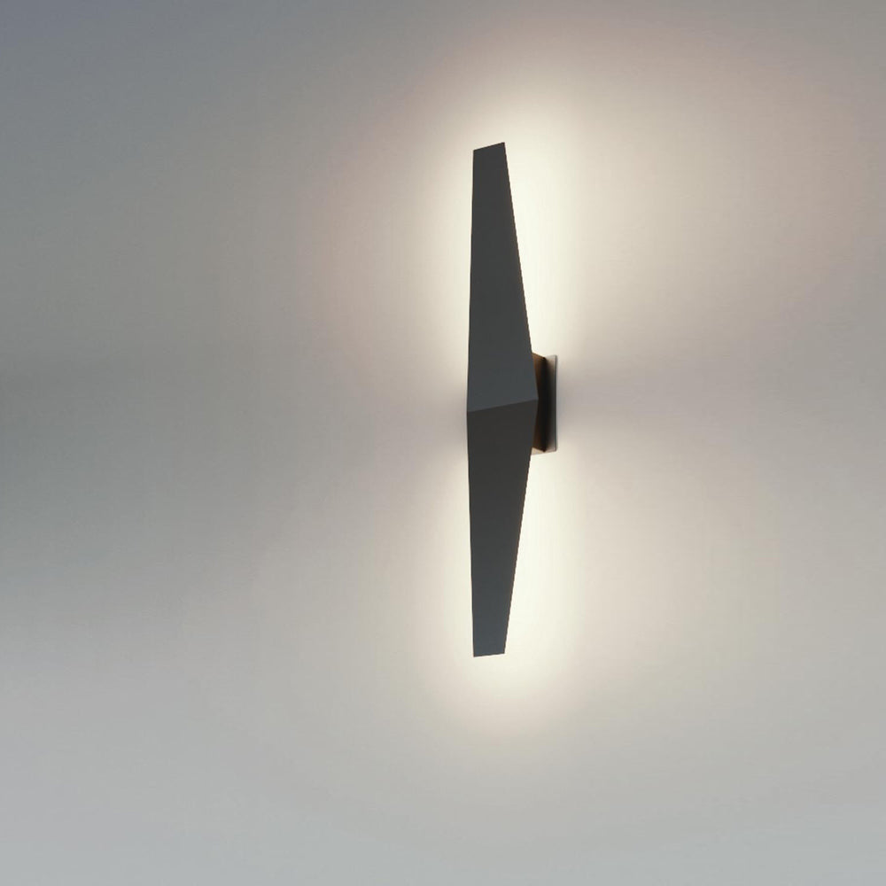 Brink LED Wall Light in Detail.