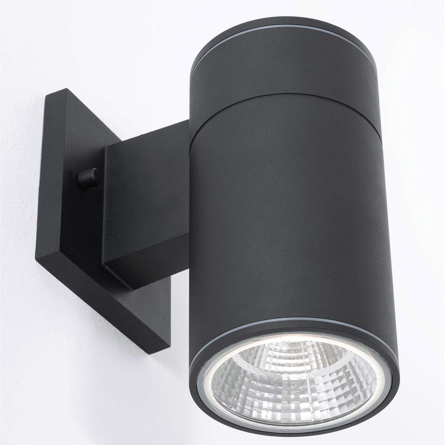 Everly Outdoor LED Wall Light in Detail.