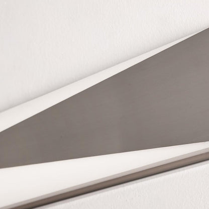 Novara LED Bath Vanity Light in Detail.