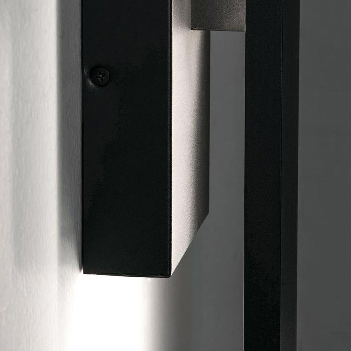 Tru Outdoor LED Wall Light in Detail.