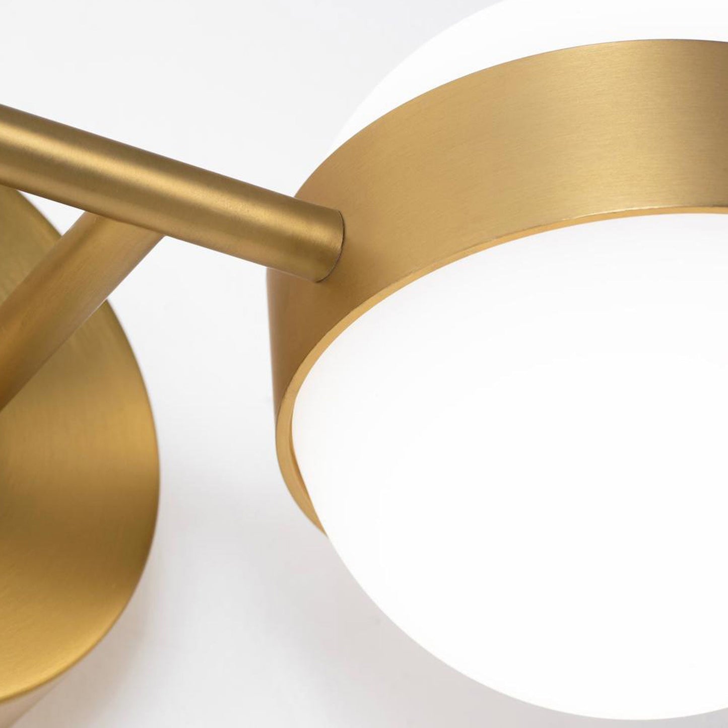 Verona LED Bath Vanity Light in Detail.