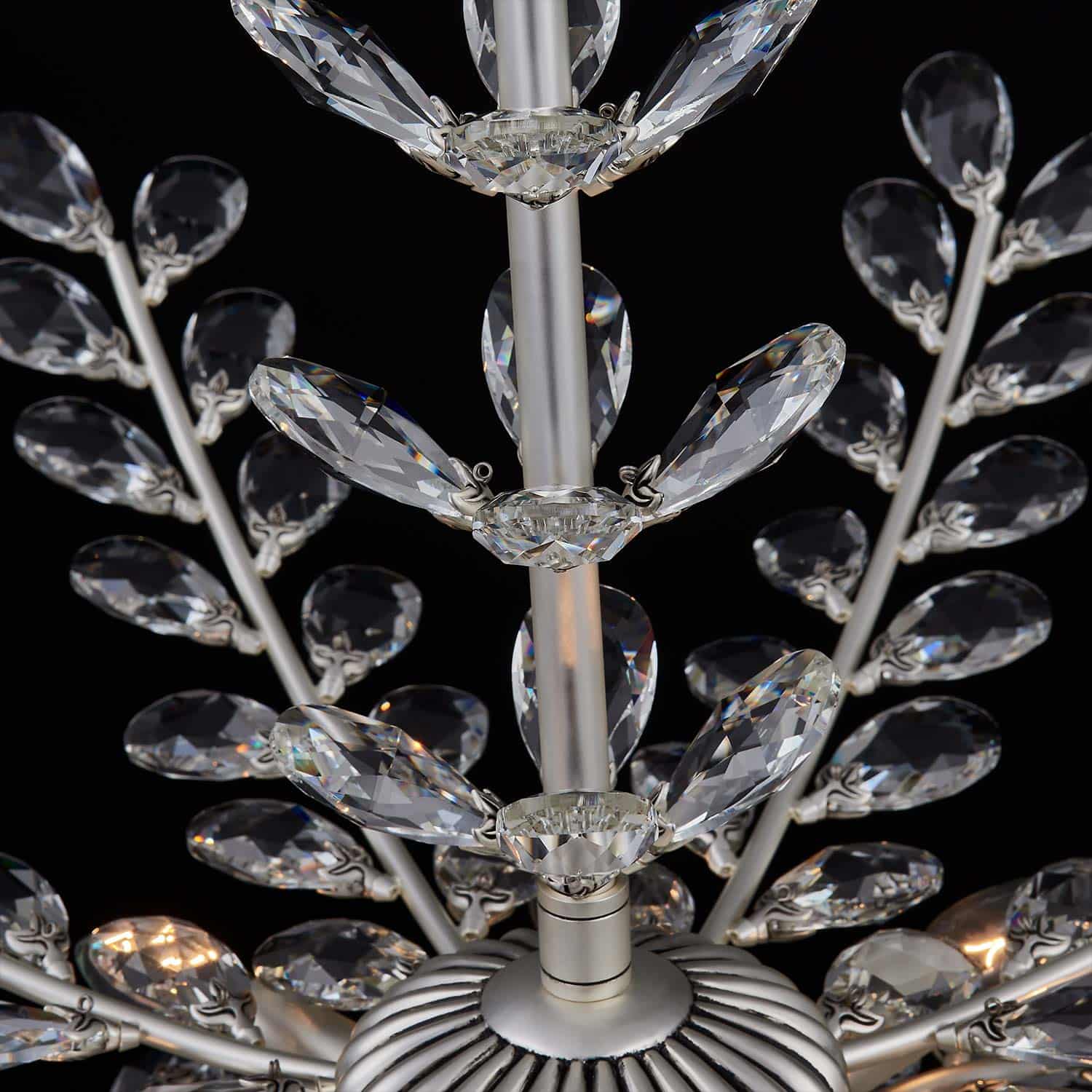 Alloro Chandelier in Detail.