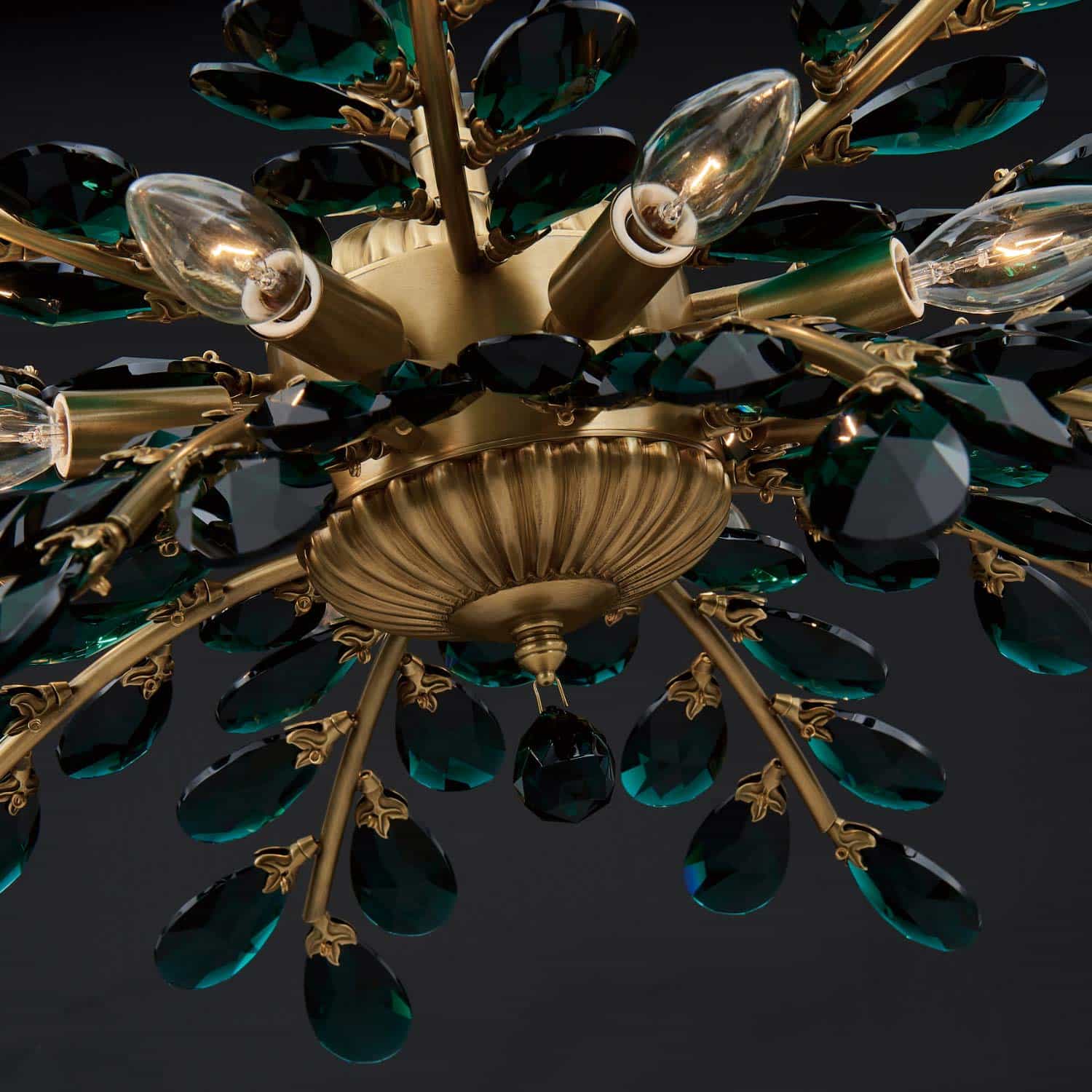 Alloro Chandelier in Detail.