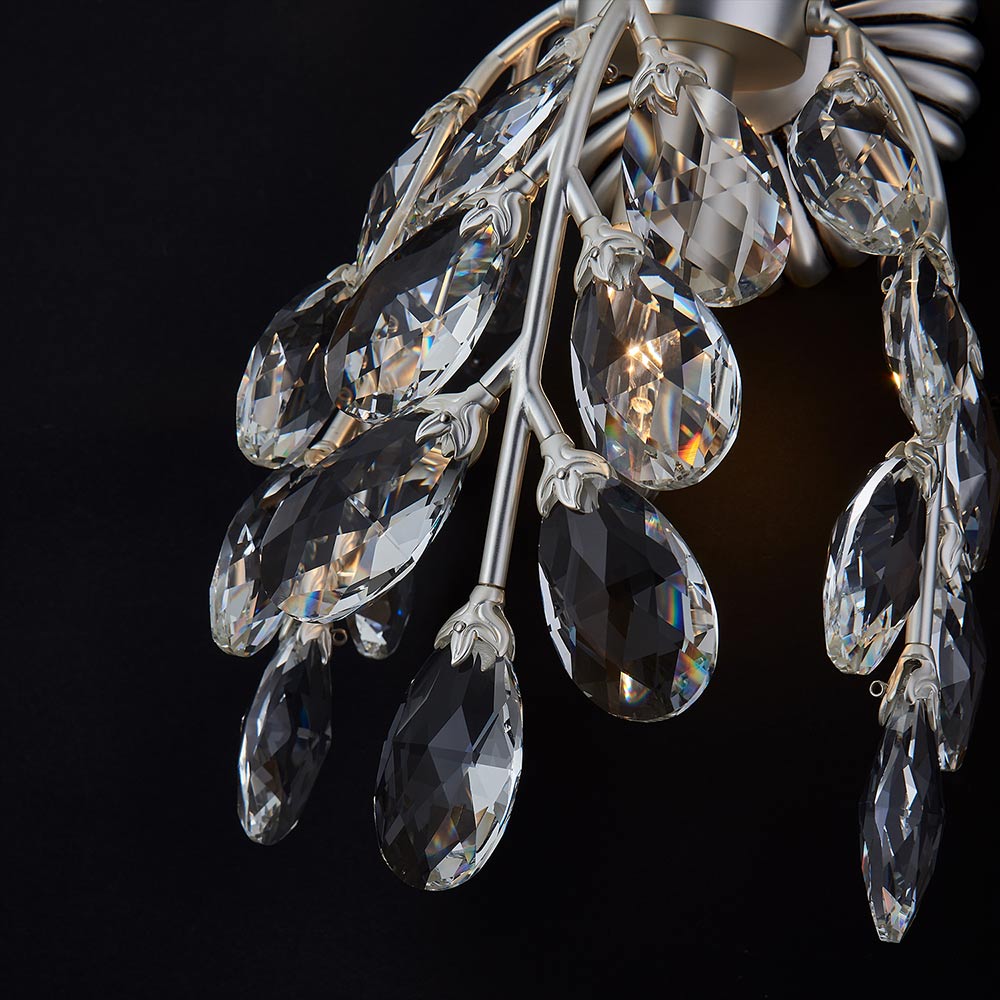 Alloro Wall Light in Detail.