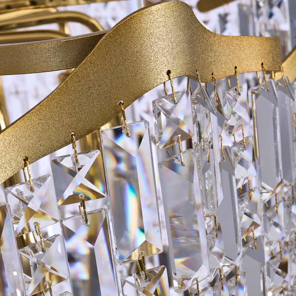 Cadere Foyer Chandelier in Detail.