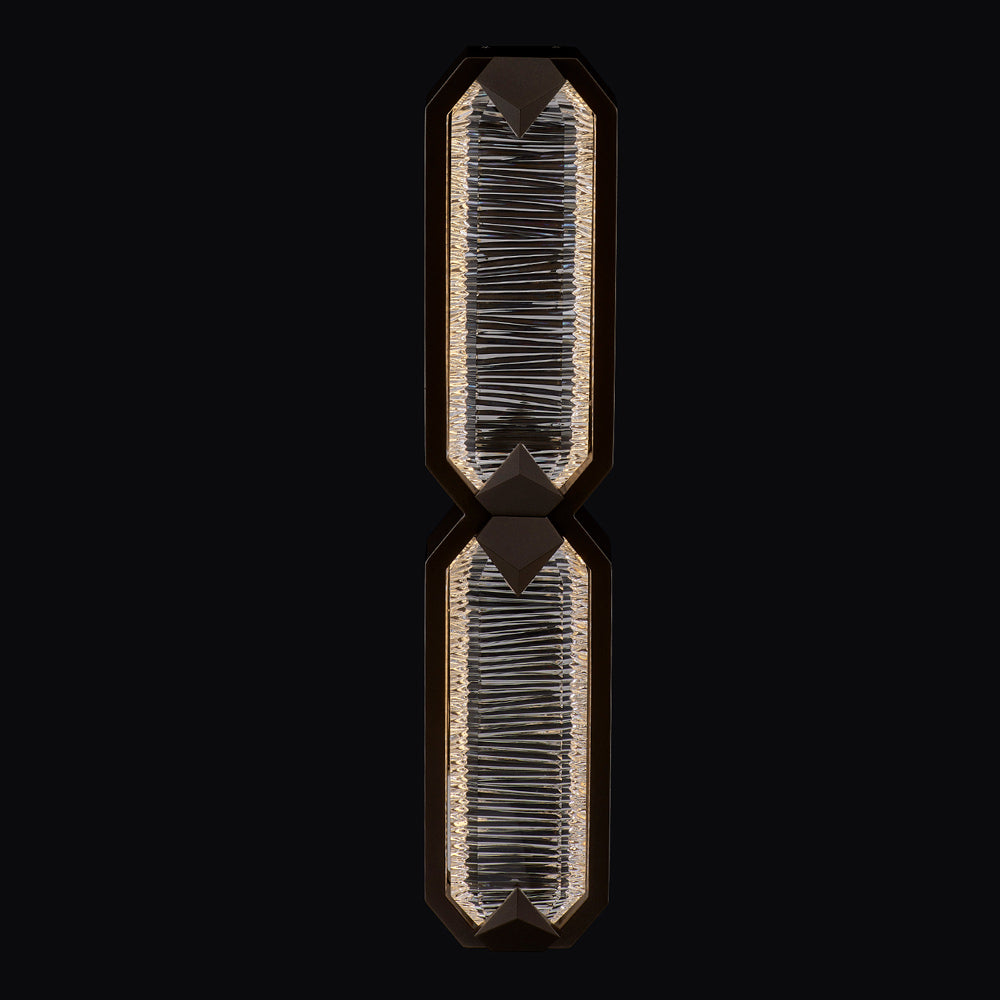 Carato Outdoor LED Wall Light in Detail.