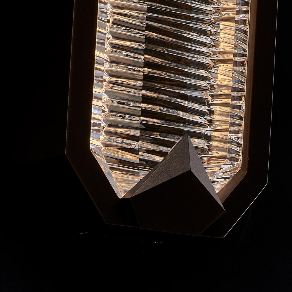 Carato Outdoor LED Wall Light in Detail.