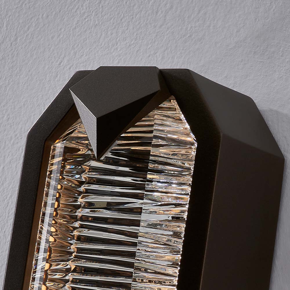 Carato Outdoor LED Wall Light in Detail.