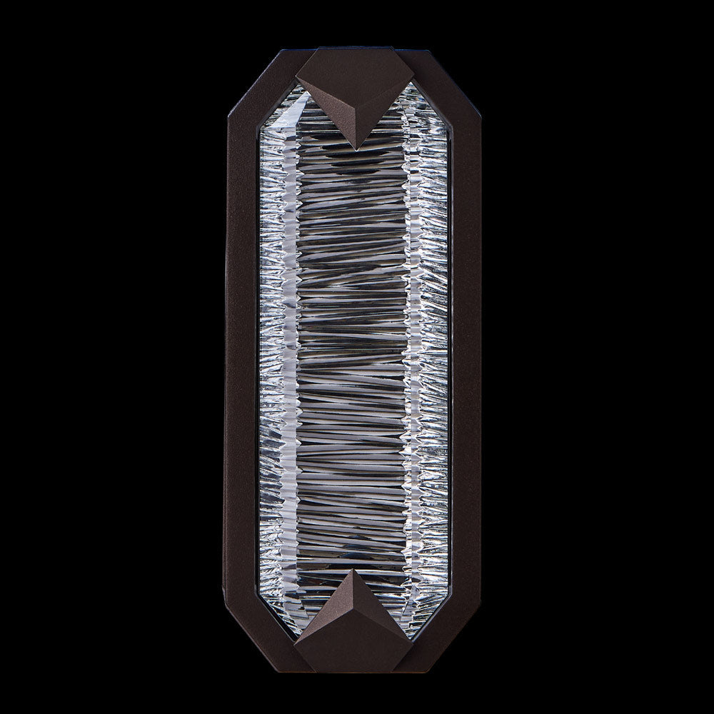Carato Outdoor Single LED Wall Light in Detail.