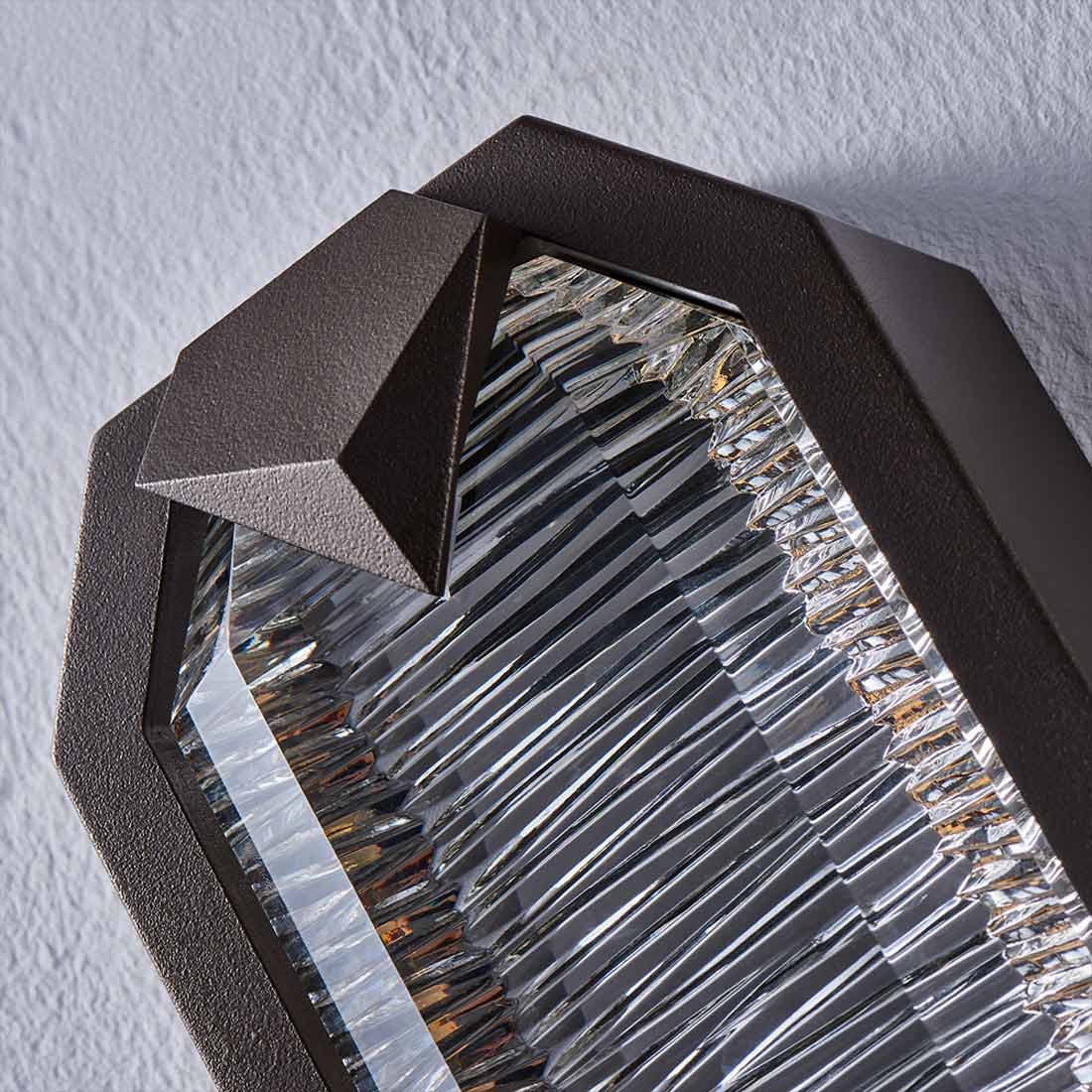 Carato Outdoor Single LED Wall Light in Detail.