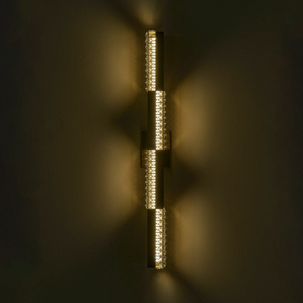Dama LED Wall Light in Detail.