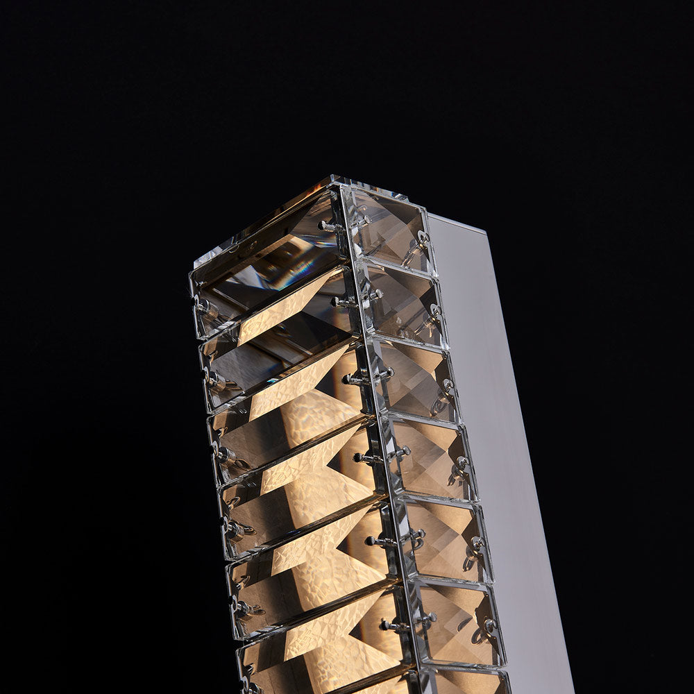 Dama LED Wall Light in Detail.