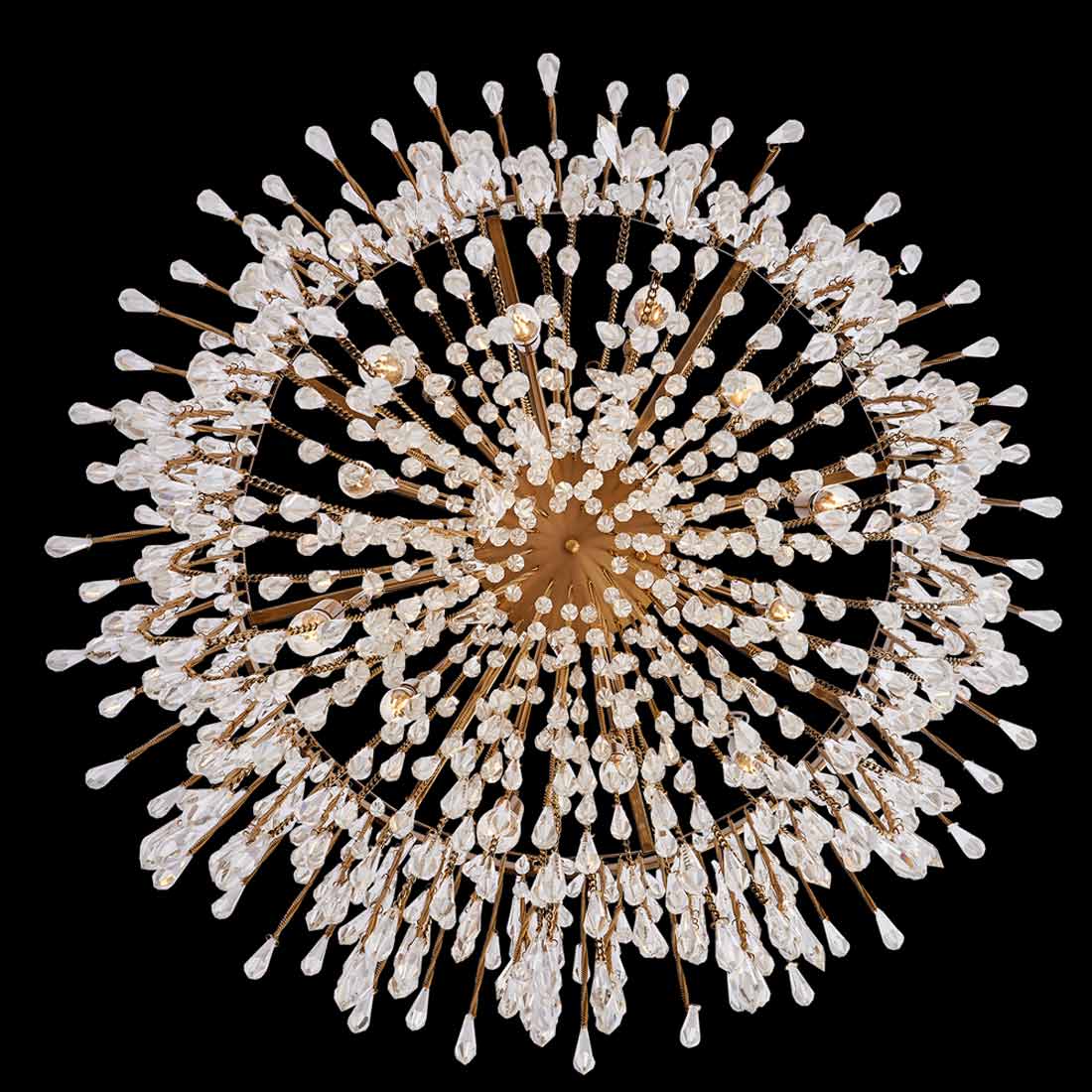 Frangia Chandelier in Detail.