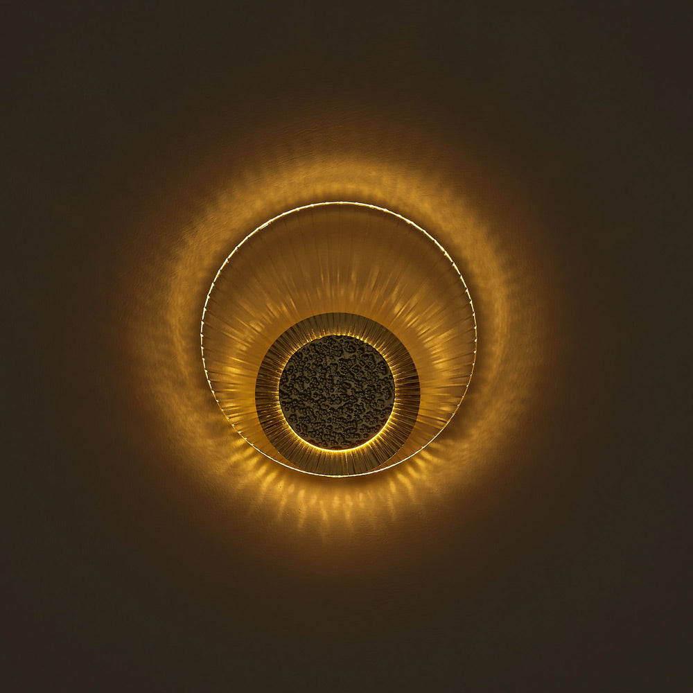 Girare LED Wall Light in Detail.