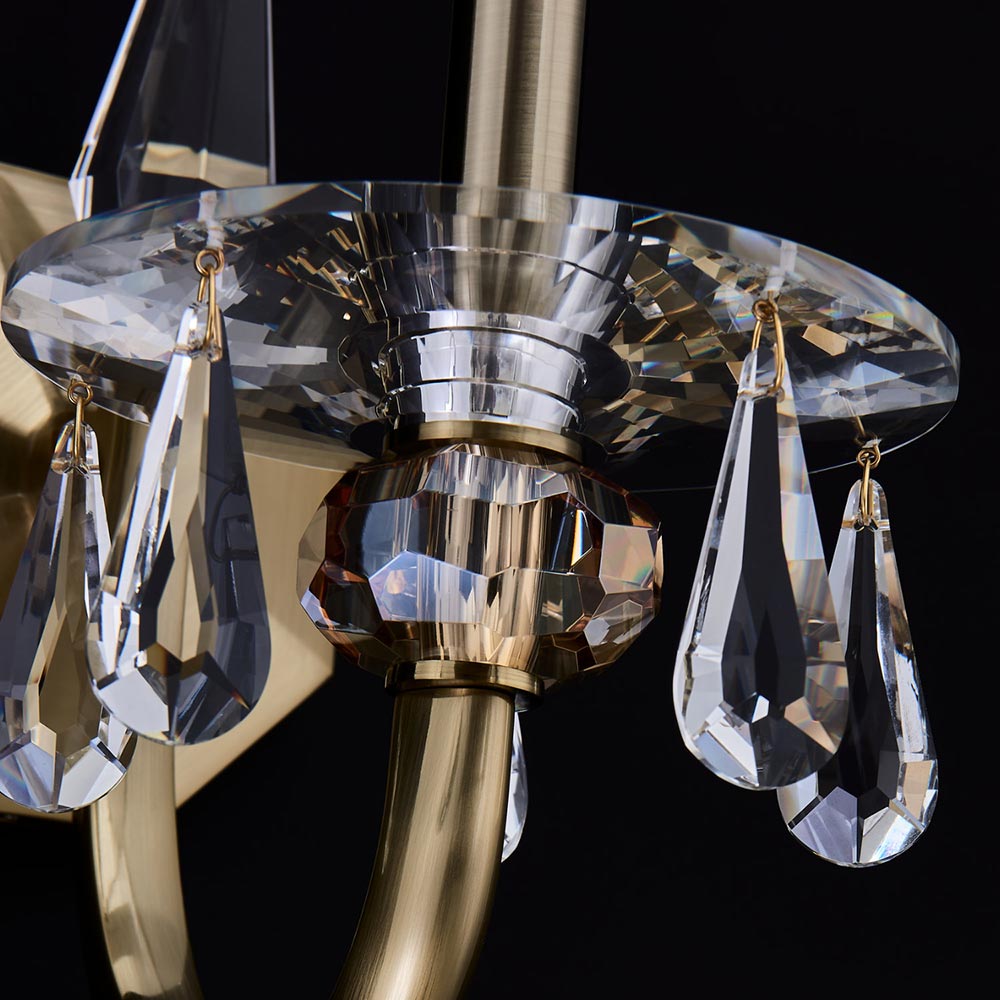 Passo Wall Light in Detail.