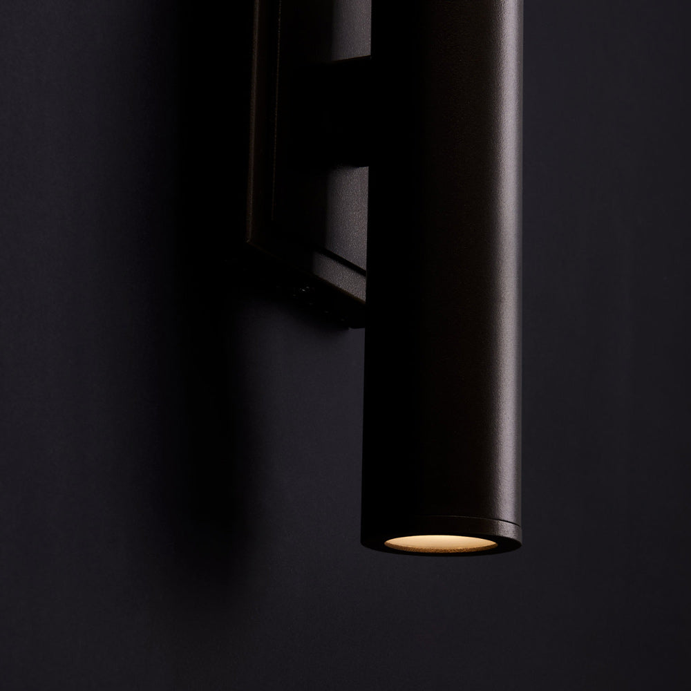 Retmo Outdoor LED Wall Light in Detail.