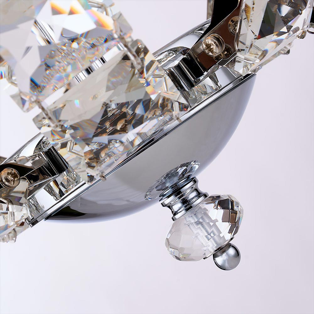 Scudo Chandelier in Detail.