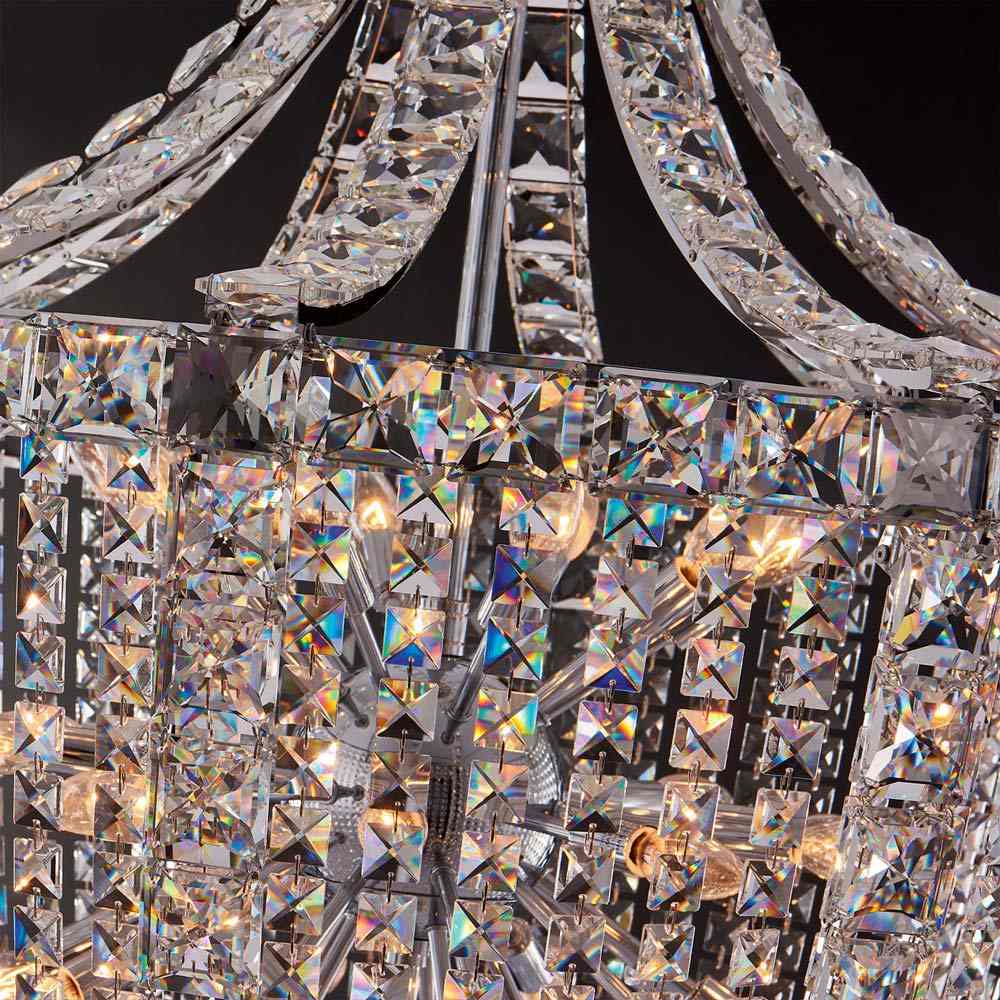 Scudo Chandelier in Detail.