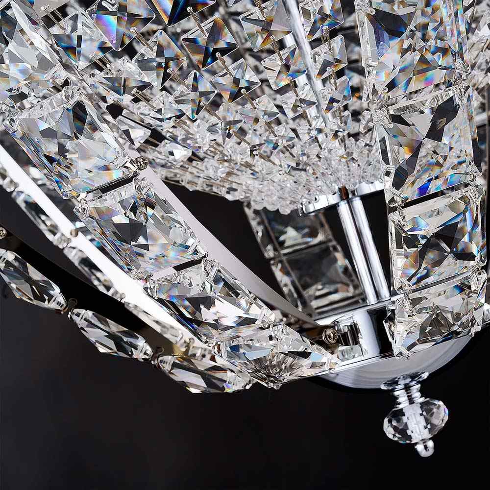 Scudo Chandelier in Detail.