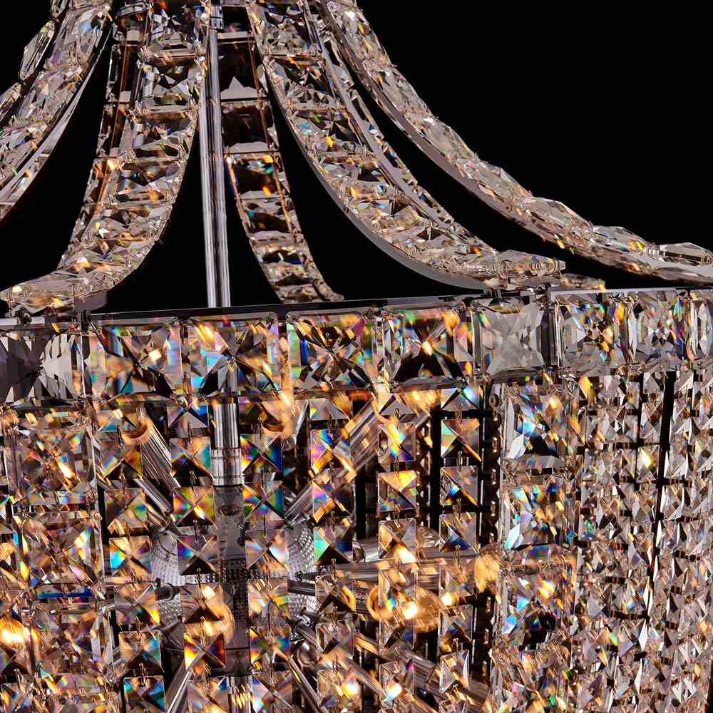 Scudo Chandelier in Detail.