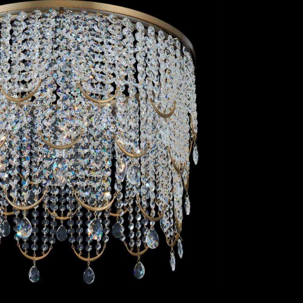 Vezzo Chandelier in Detail.