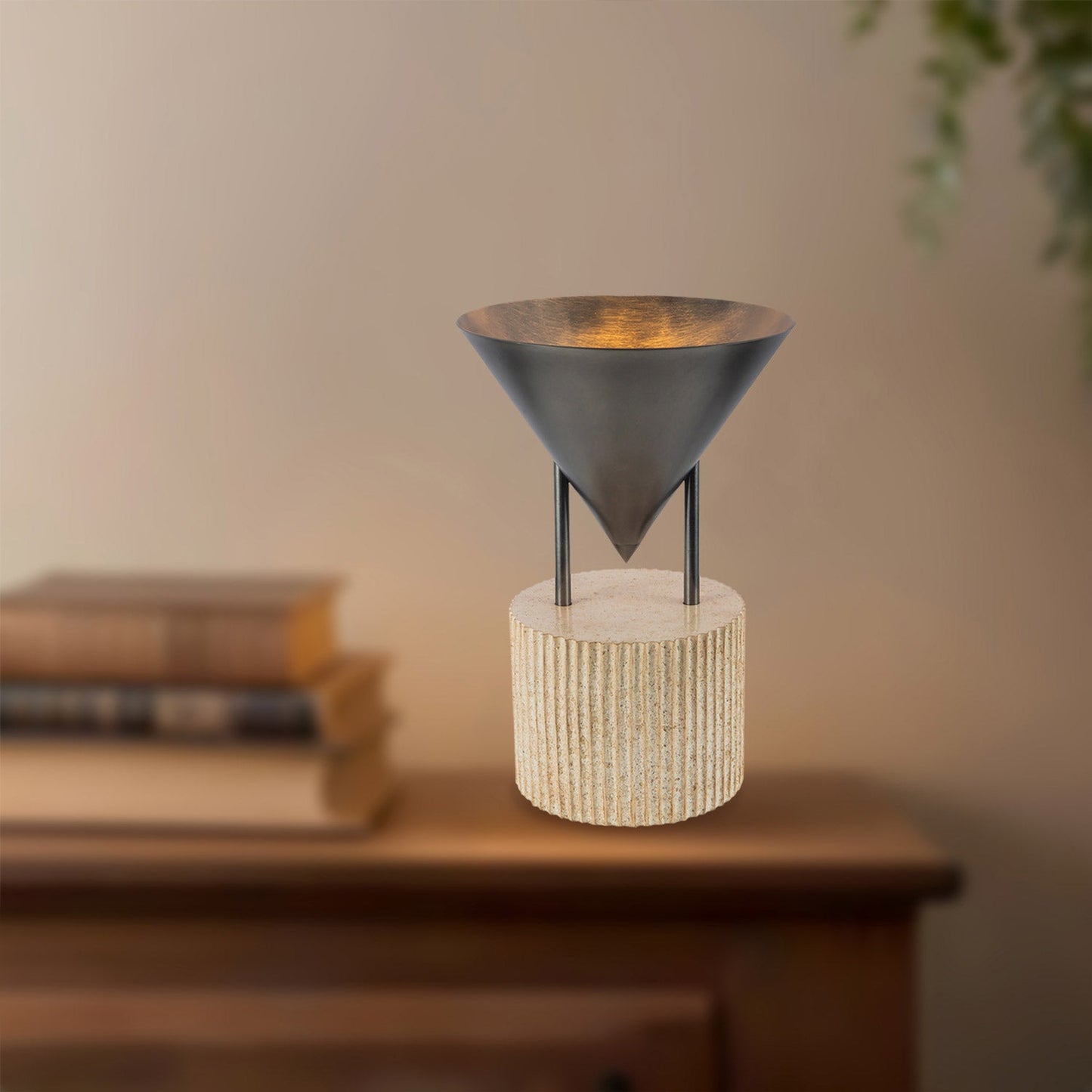 Versus Table Lamp in Detail.