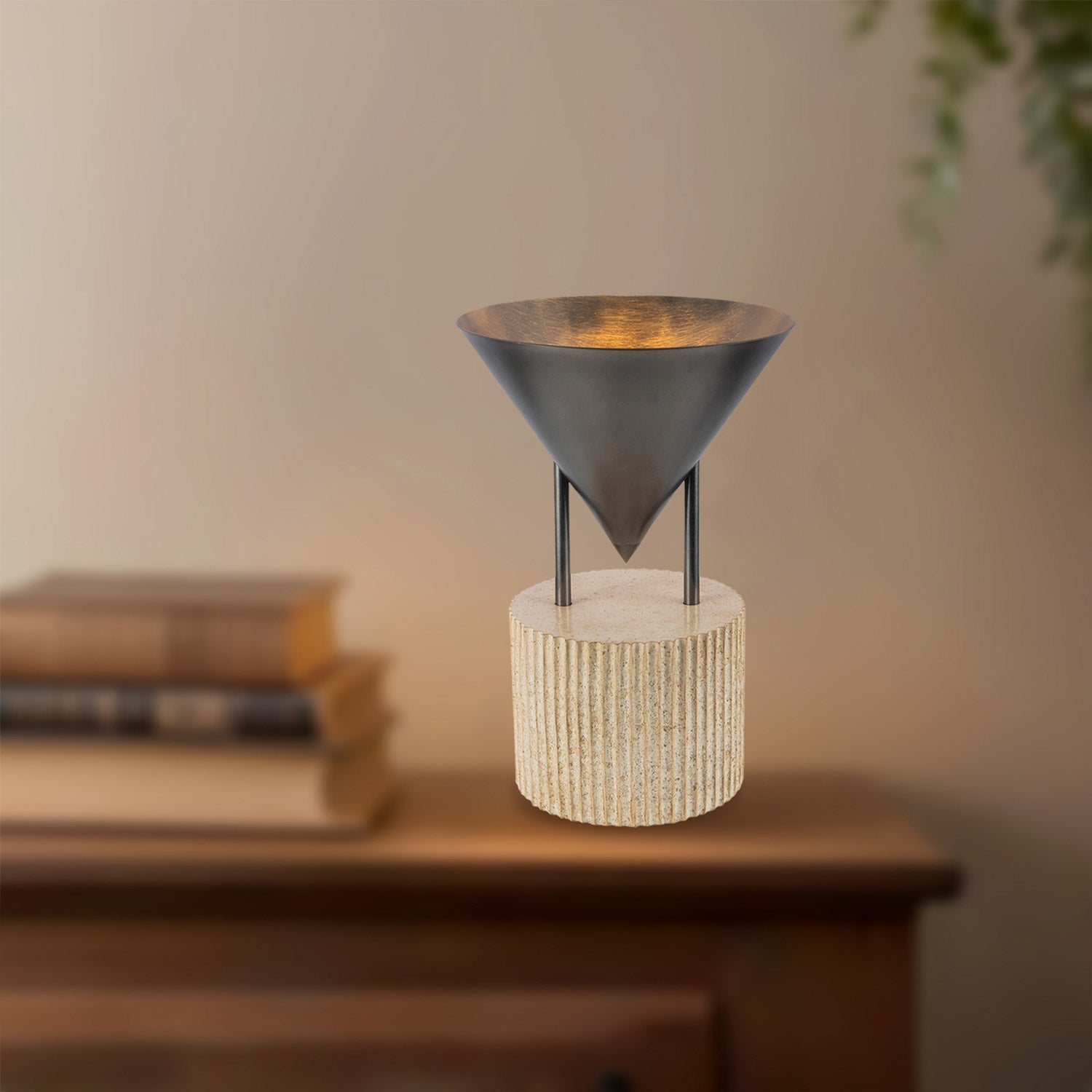 Versus Table Lamp in Detail.