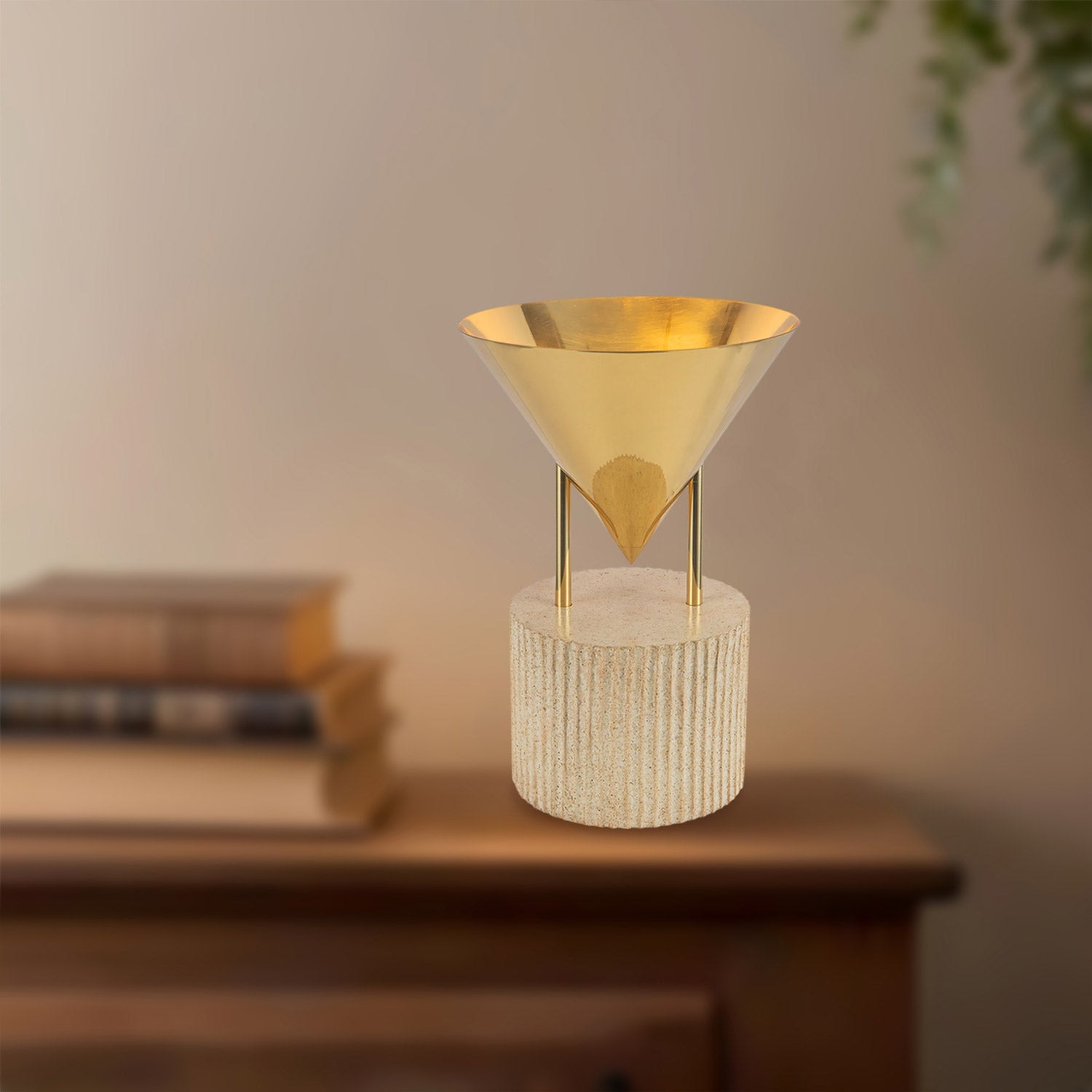 Versus Table Lamp in Detail.