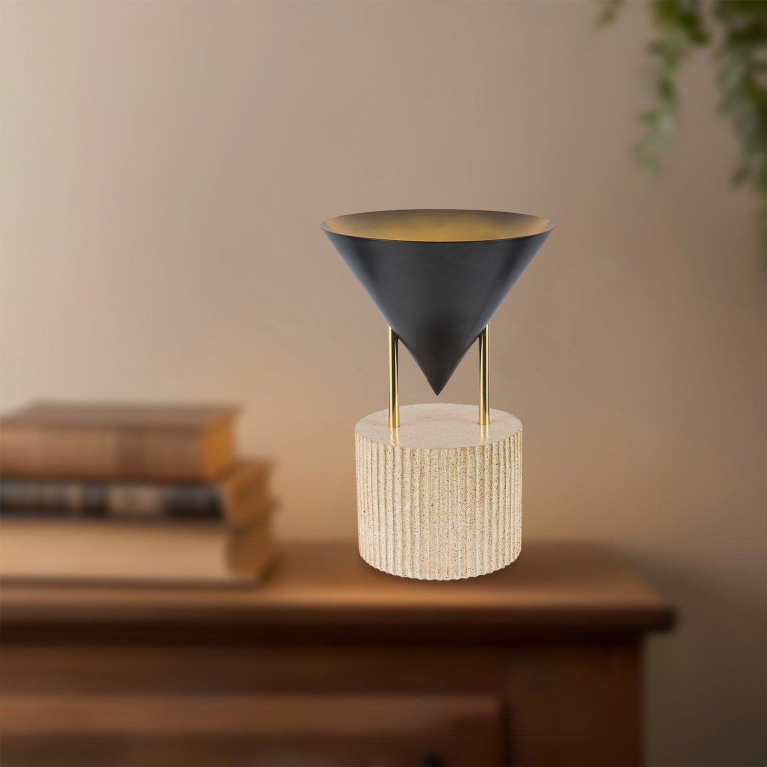 Versus Table Lamp in Detail.
