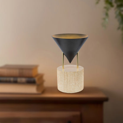Versus Table Lamp in Detail.