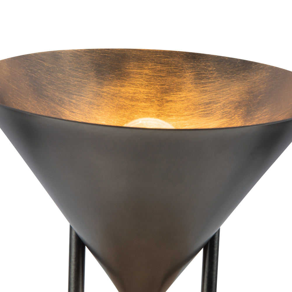 Versus Table Lamp in Detail.
